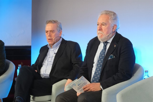 Santalices avoga pola cooperación para que os avances científicos cheguen ás persoas